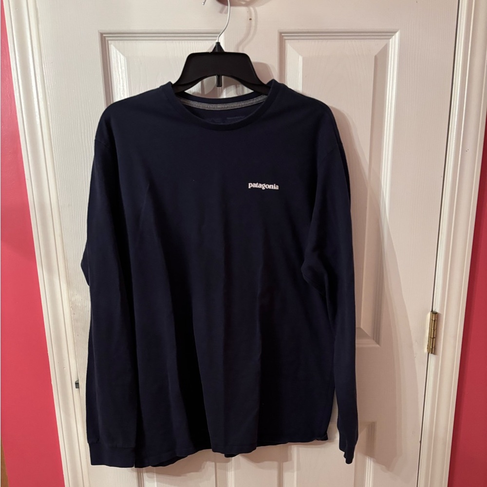 Patagonia Dark Blue Crew Neck Shirt LS.Sz large! Good condition!